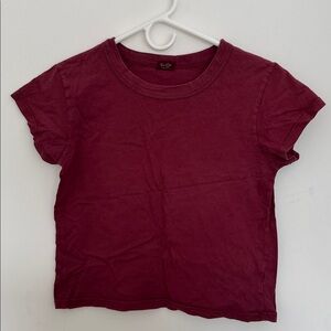 Cropped burgundy tee